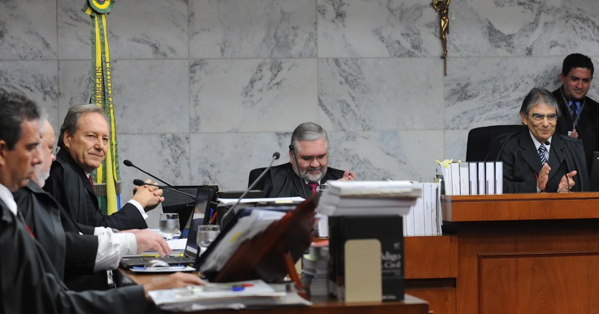 Plenário do Tribunal Superior Eleitoral (TSE) em Brasília durante julgamento e homologação das regras para as Eleições 2026.