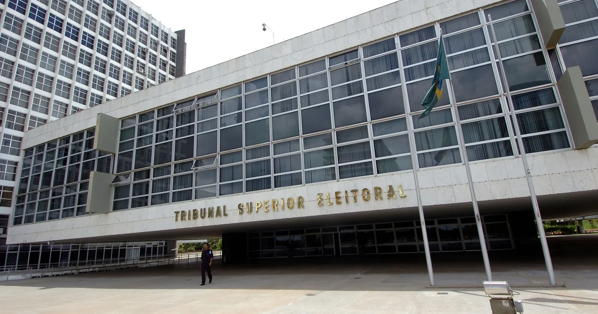 Plenário do Tribunal Superior Eleitoral (TSE) reunido em Brasília para deliberações e diretrizes finais do 1º Turno das Eleições 2026.
