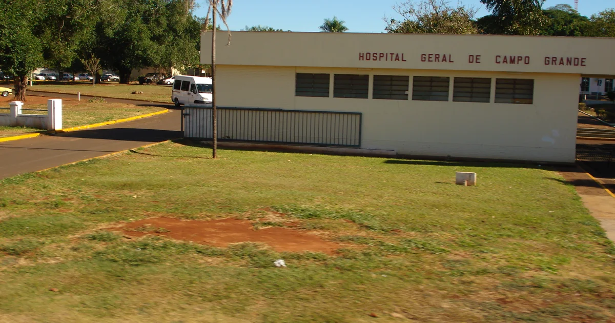 Fachada e complexo de atendimento de um dos hospitais do sistema público de saúde em Mato Grosso do Sul beneficiados com aportes em alta complexidade.