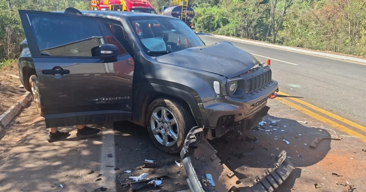 Colisão Entre Caminhão e Três Carros Deixa Cinco Pessoas Feridas na Rodovia BR-153 em Goiás
