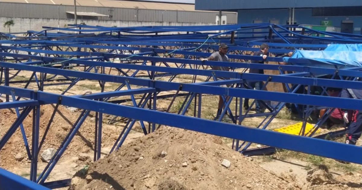 Desabamento de Estrutura Metálica em Galpão Industrial Deixa Trabalhadores Feridos em Maracanaú