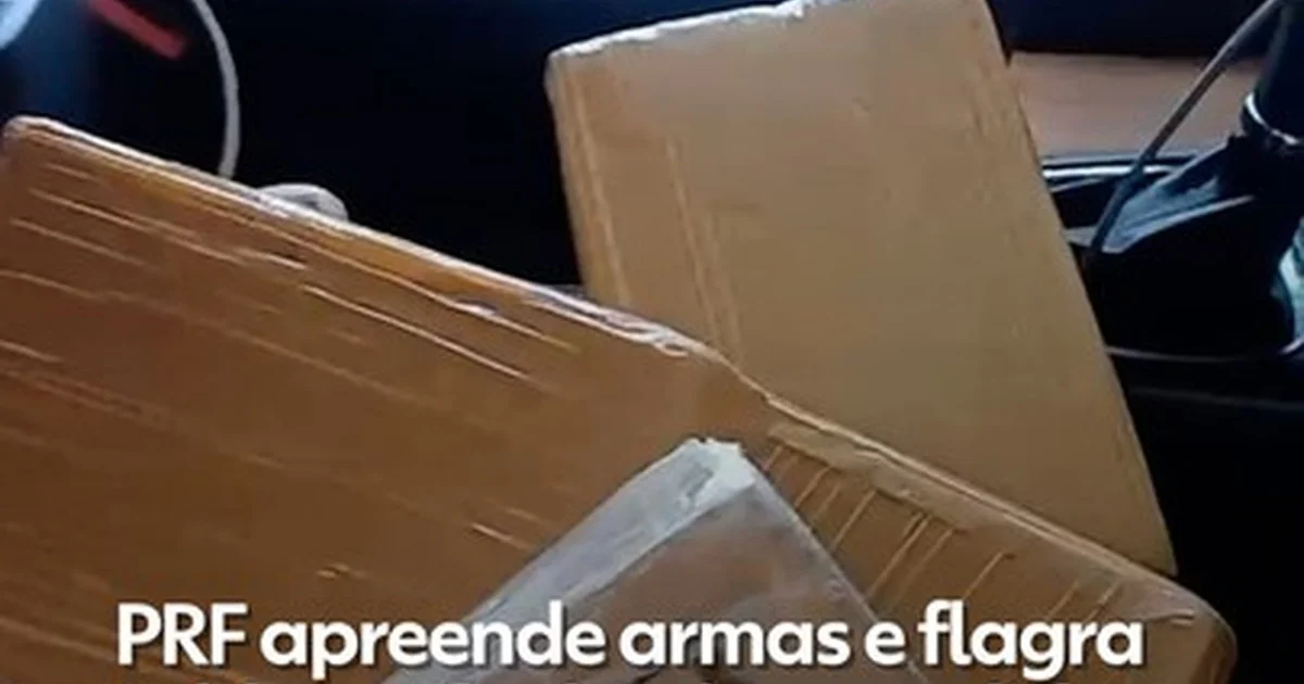 PRF Apreende Pistola de Uso Restrito e Mais de 40 kg de Skunk em Painel de Carro e Ônibus no Pará
